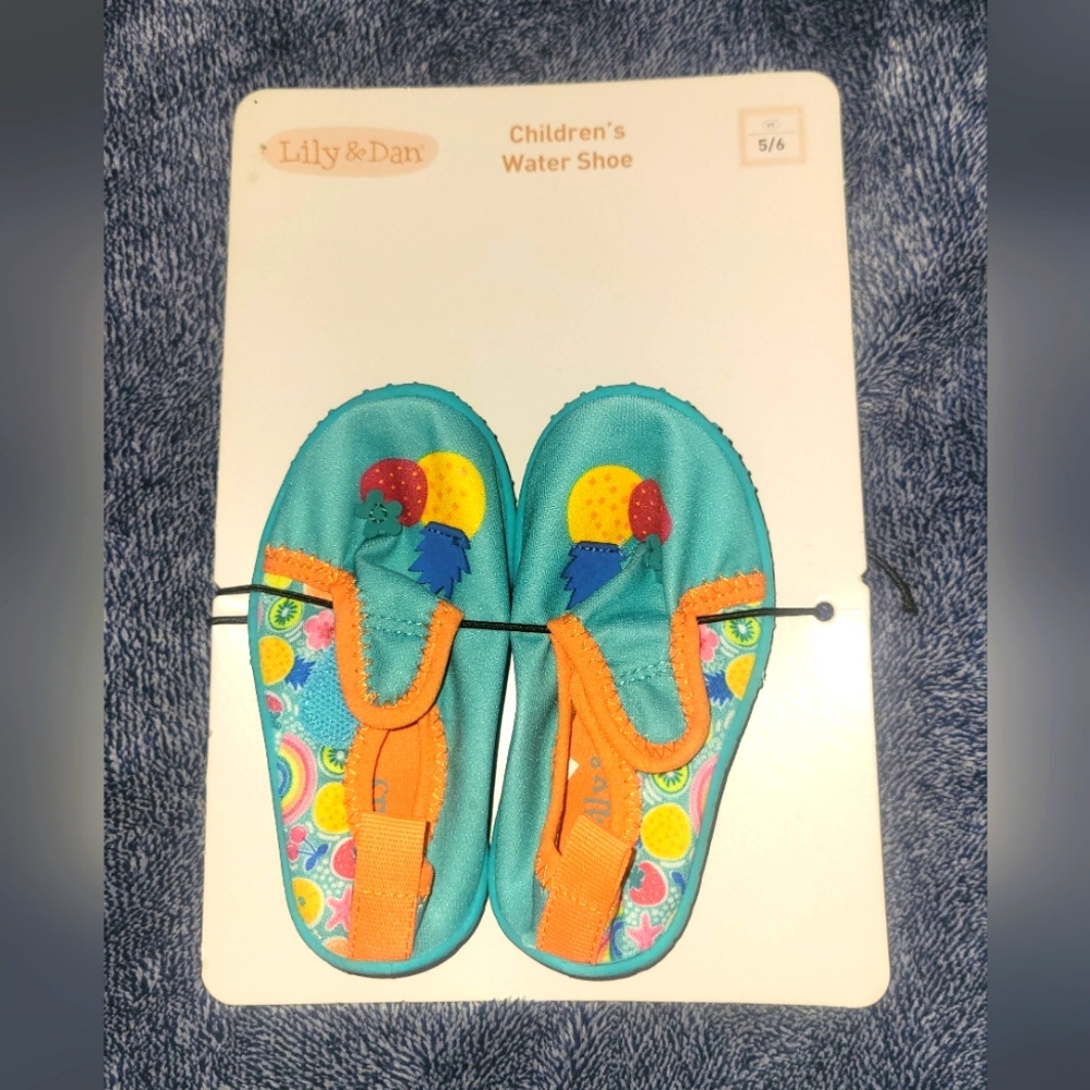 Lily & Dan Water Shoes 5/6